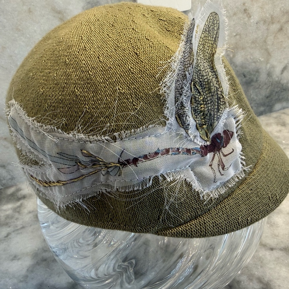 RARE BNWT Kangol Dragonfly Appliqué Deeto Cap Medium Khaki Olive RARE